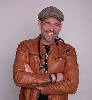 Portrait von Dr. Heinz-Wilhelm Esser (Doc Esser), Facharzt für Innere Medizin, Pneumologie und Kardiologie