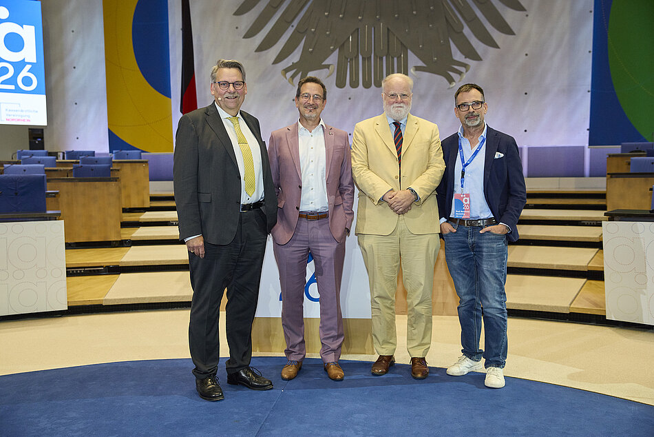 Gruppenbild zur Eröffnungsveranstaltung des ä26