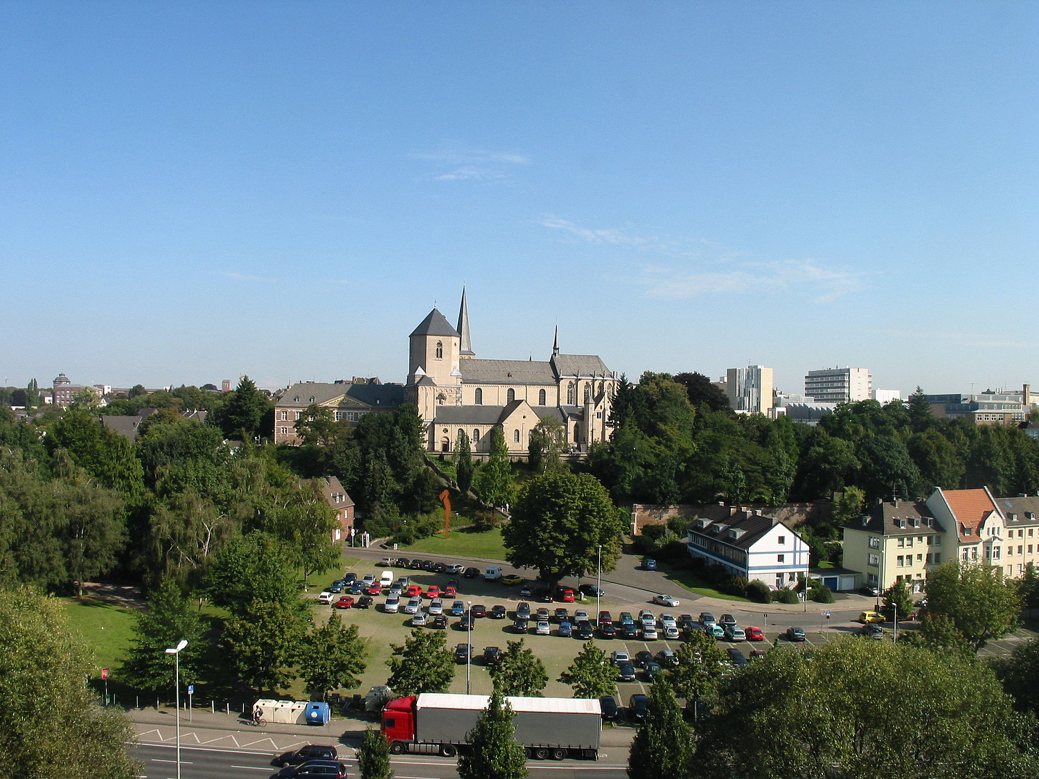 Münster und Geroweiher in Mönchengladbach