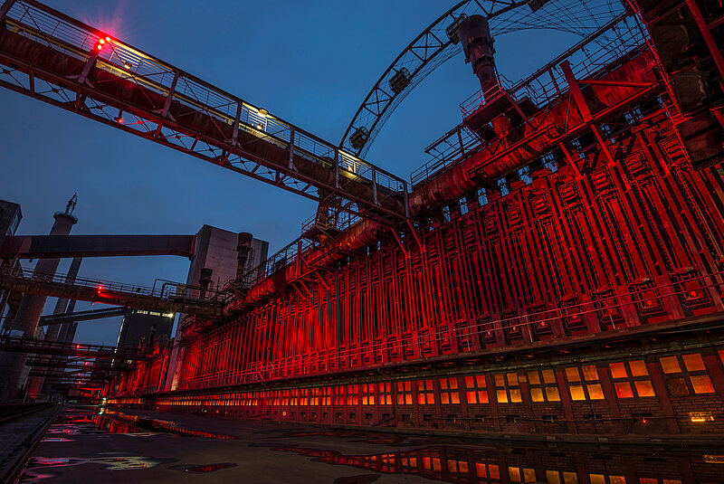 Zechengelände in Essen bei Nacht