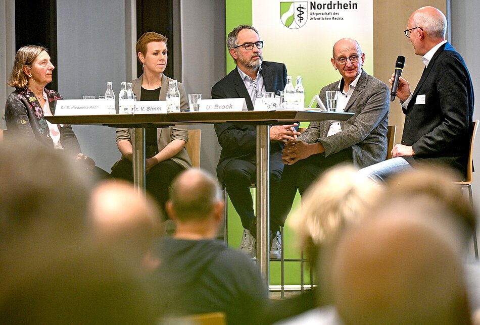 Podiumsdiskussion beim Forum Gesundheit 2026
