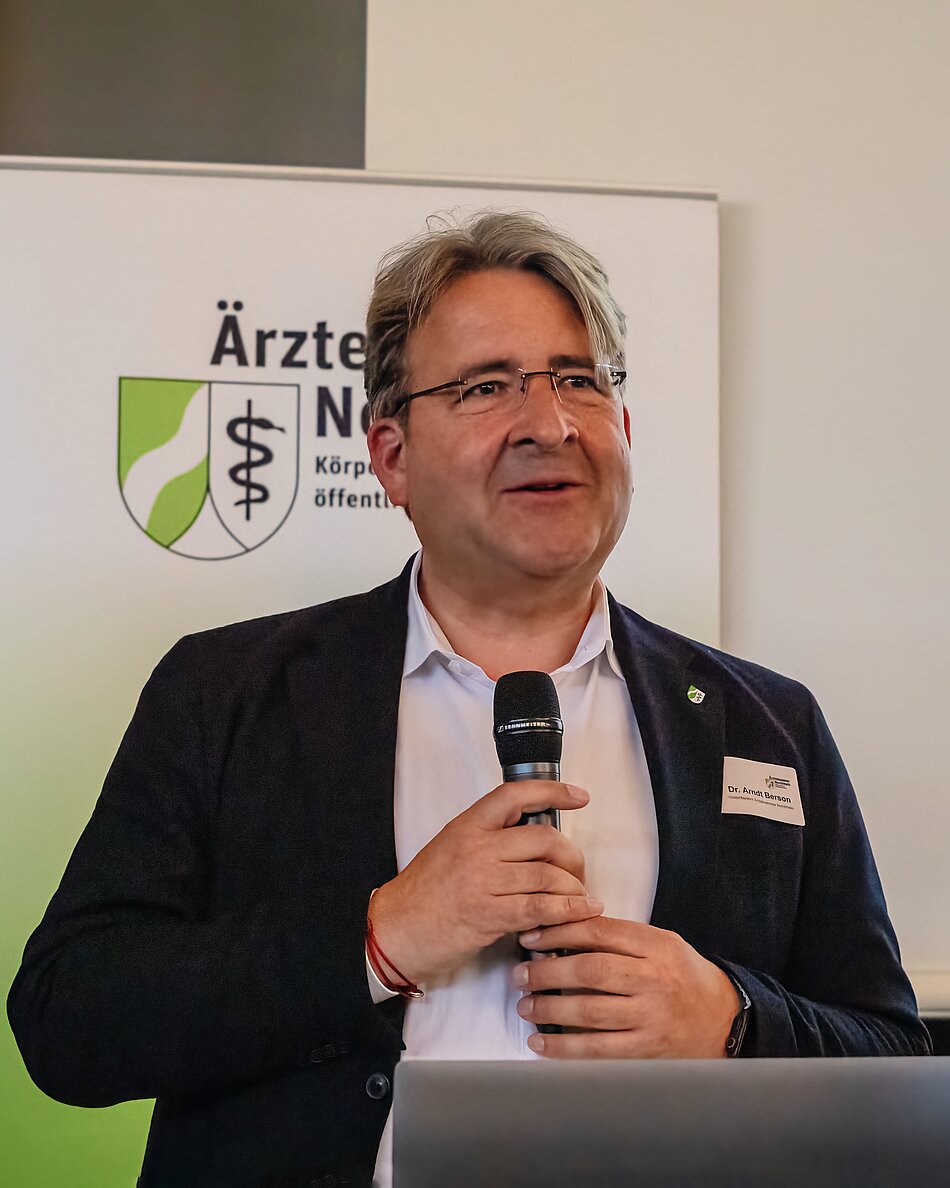 Dr. Arndt Berson Dr. Arndt Berson