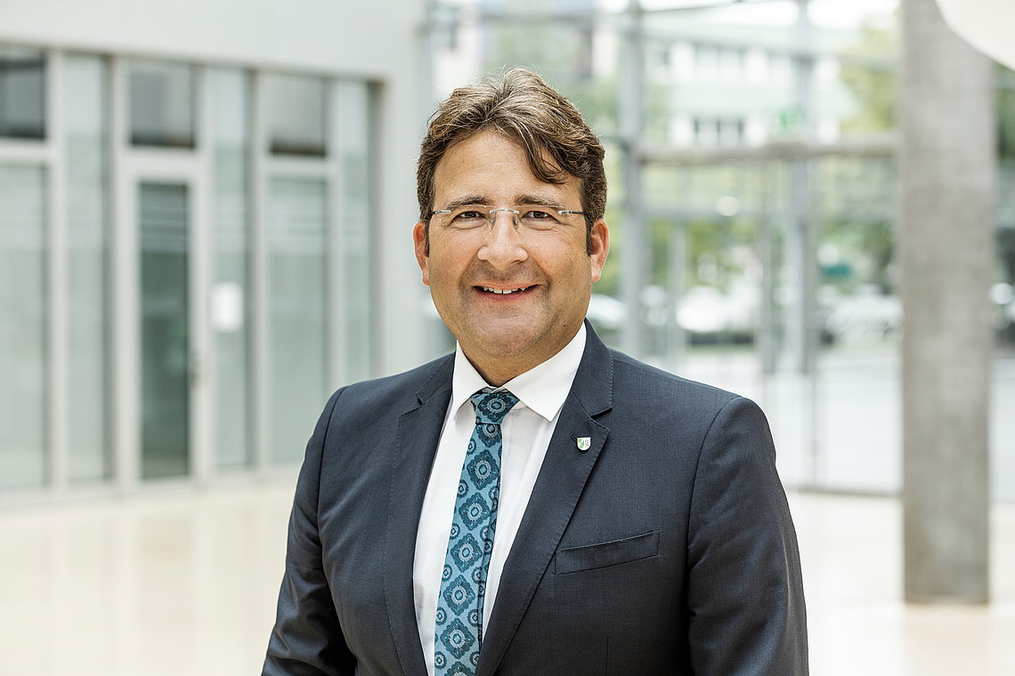 Dr. Arndt Berson