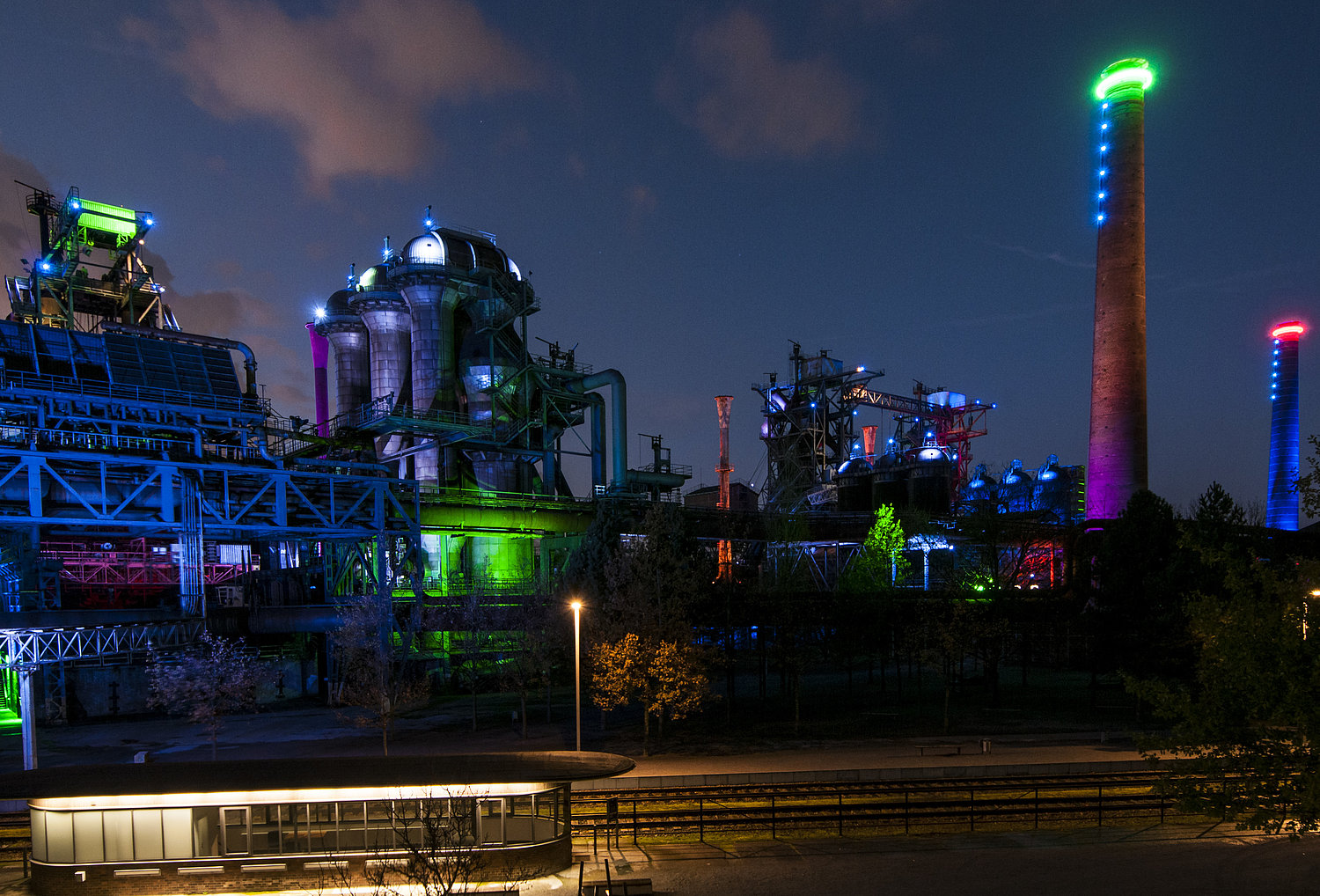 Landschaftspark Duisburg Nord - Hüttenwerk Meiderich - Nachtbeleuchtung des Künstlers Jonathan Park