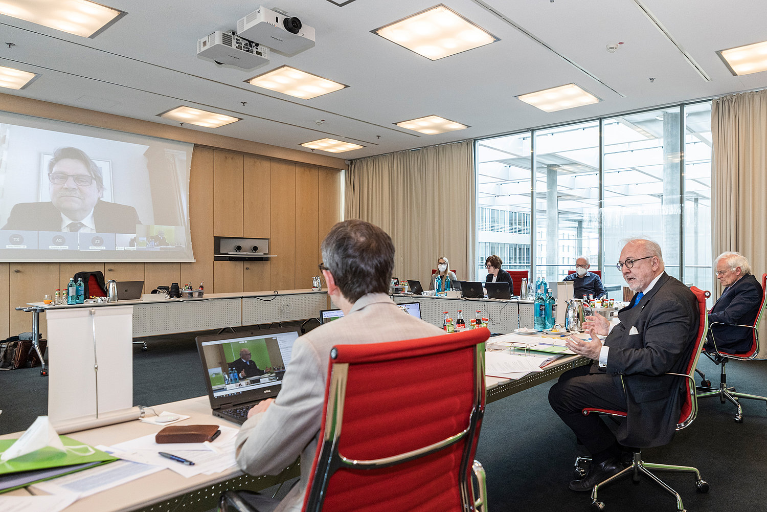 Kammerversammlung per Videokonferenz aus dem Sitzungssaal im Düsseldorfer Haus der Ärzteschaft heraus - März 2021