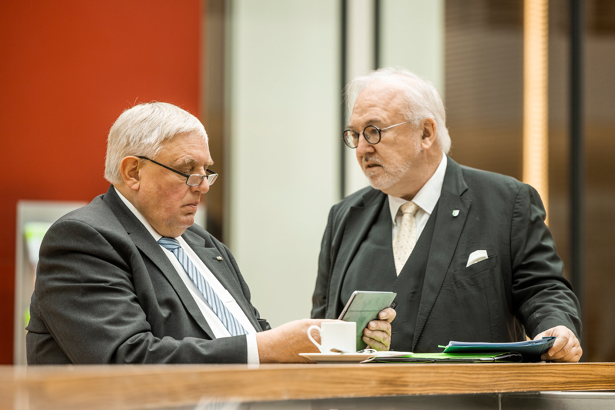 Henke und Laumann bei der Landesgesundheitskonferenz