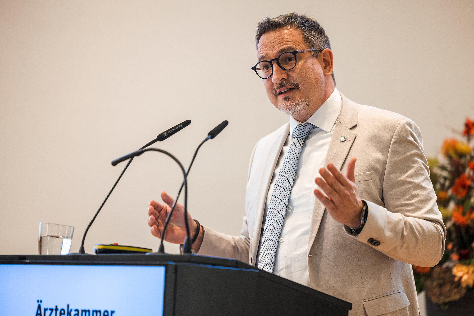 Dr. Sven Dreyer auf der Kammerversammlung im November 2025