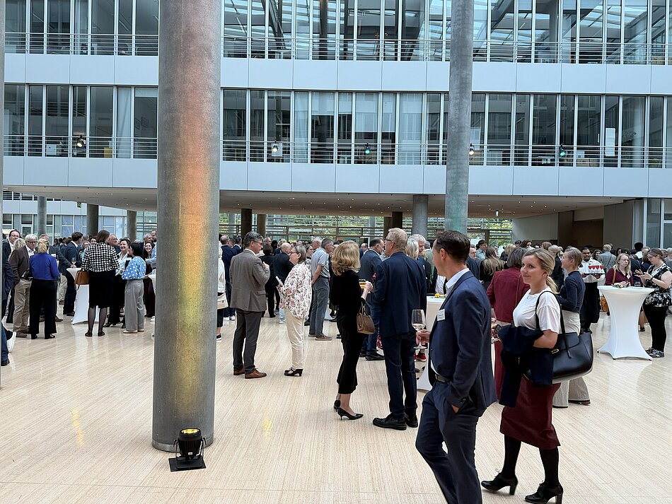 Sommerempfang der Ärztekammer Nordrhein 2026 Besucher Sommerempfang der Ärztekammer Nordrhein 2026 Besucher