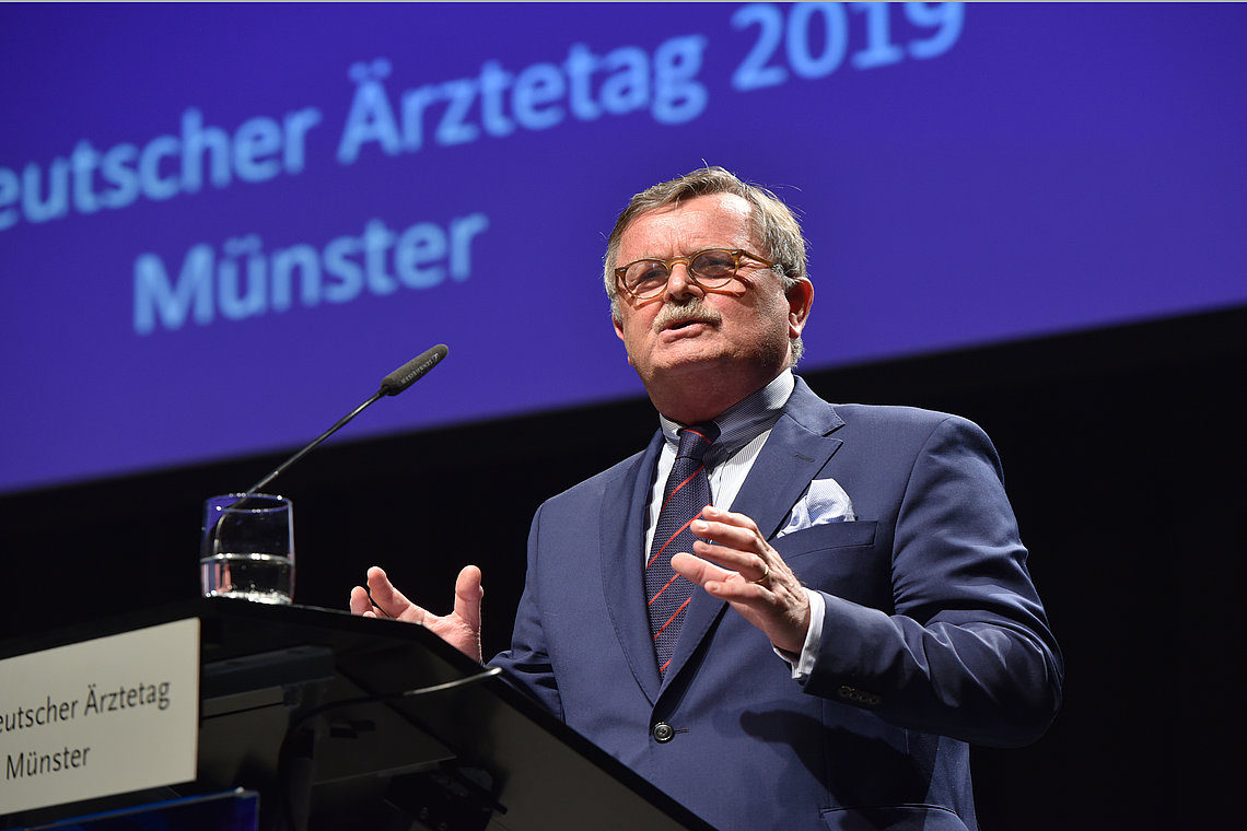 mongomery-frank-dr-prof-daet-2019.jpg Referat Frank Ulrich Montgomery, Präsident der Bundesärztekammer 122. Deutscher Ärztetag
