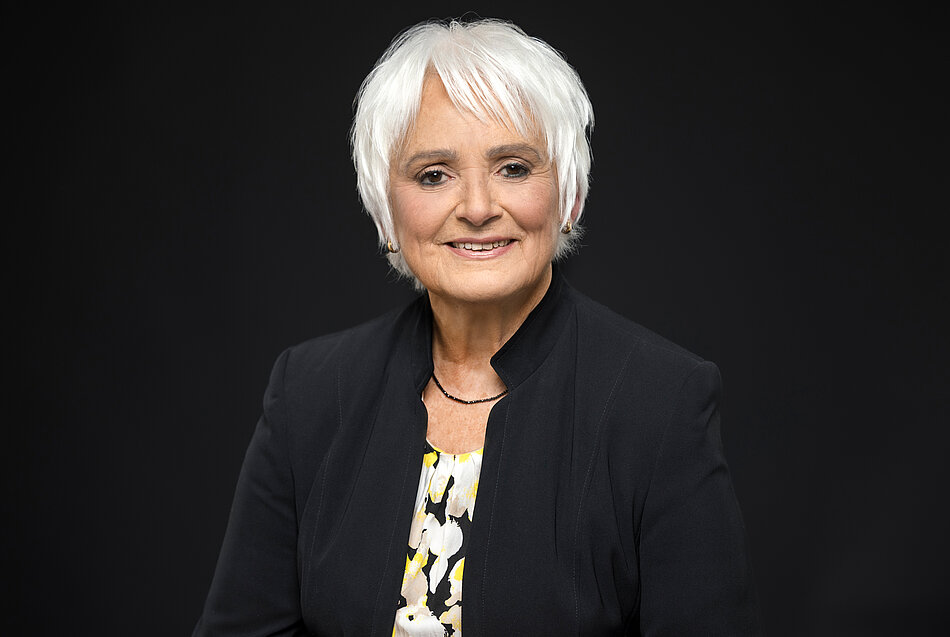 christiane_gross-ehrenpraesidentin.jpg