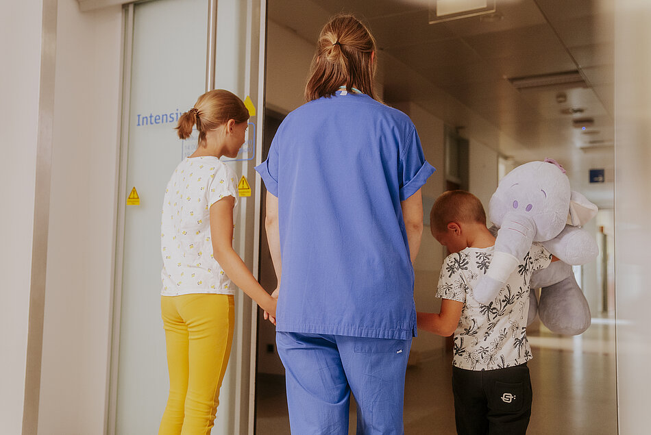 Kinderbesuch auf der Intensivstation