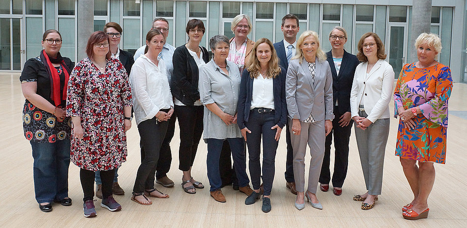 Gruppenfoto der Gratulanten, MFA-Lossprechung Kreisstelle Wesel in Düsseldorf 2019