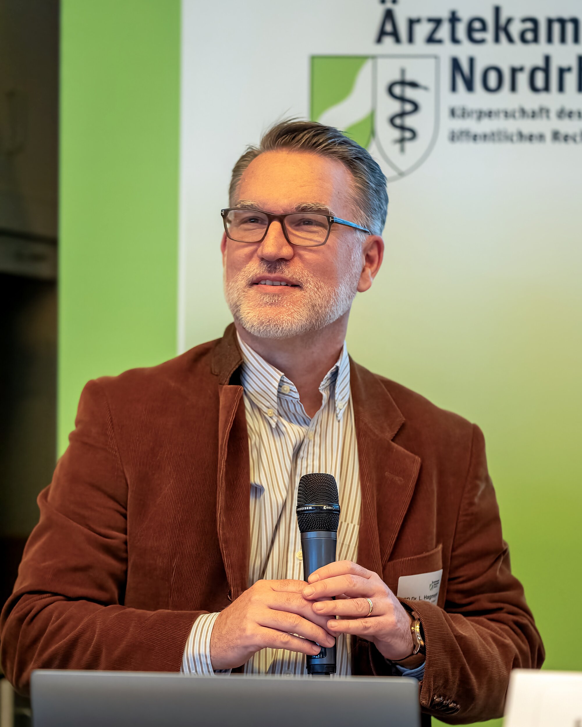 Privatdozent Dr. Lars Hagemeyer
