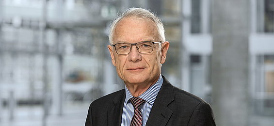 Präsident des Oberlandesgerichts a. D. Johannes Riedel, Vorsitzender der Gutachterkommission für ärztliche Behandlungsfehler bei der Ärztekammer Nordrhein