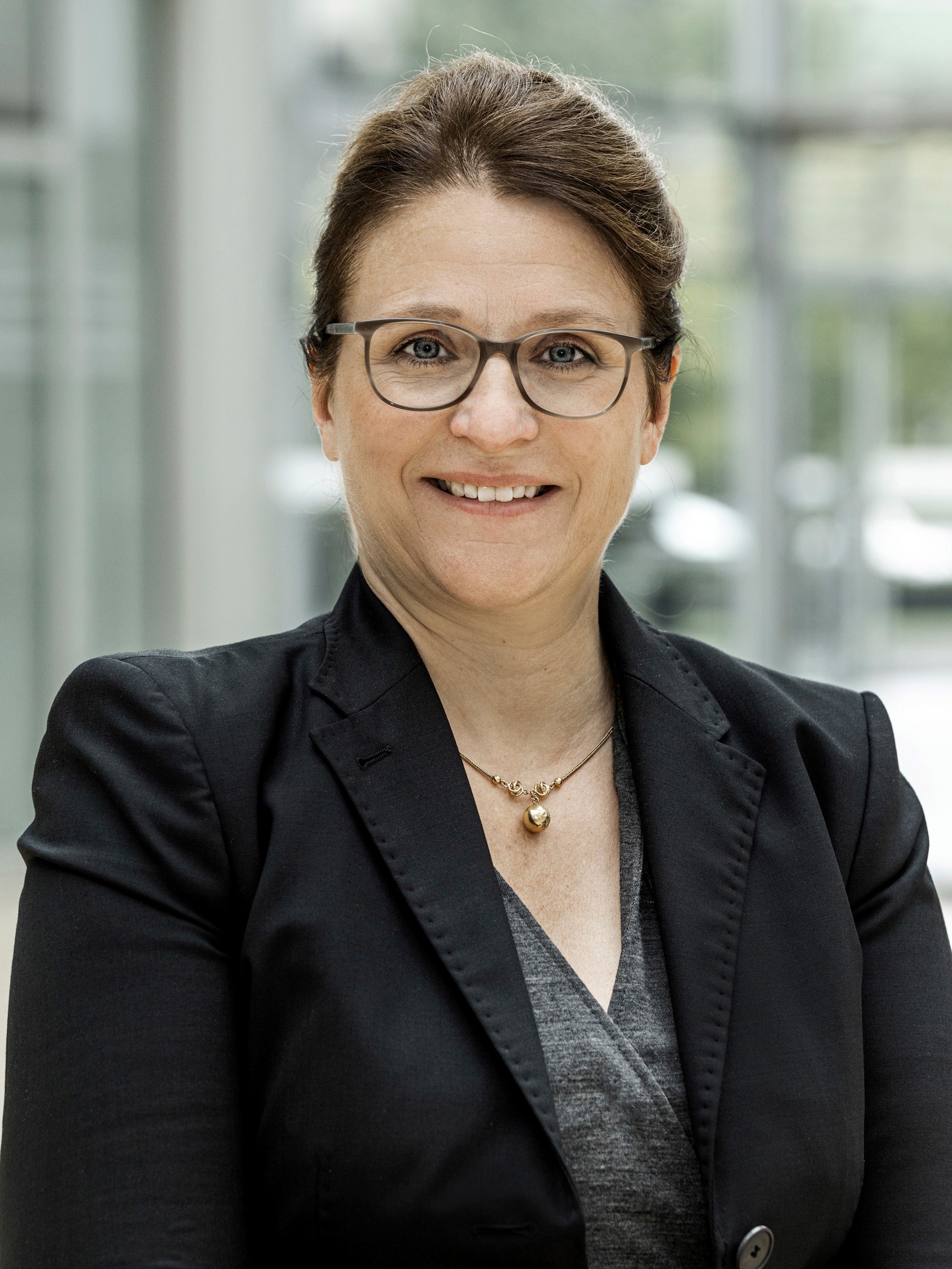 Dr. Anja Mitrenga-Theusinger