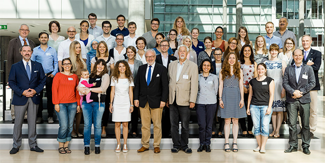 gruppenbild-begruessungsveranstaltung-2016-09-650.jpg