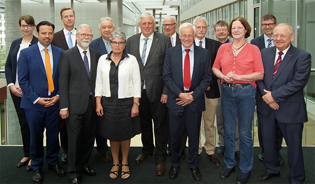 gruppenfoto-heilberufskammern-2018-05-650.jpg